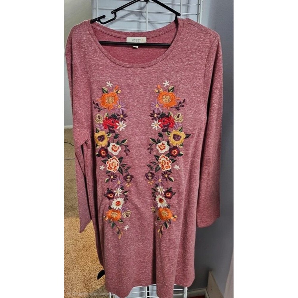 Umgee Floral Knit Tunic size XL